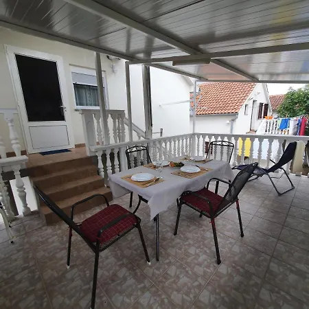Selak Apartment *